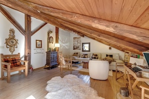 Maison Familiale, 4 chambres, 2 salles de bains (La Baita 1800 Ski In Ski Out) | Coin séjour