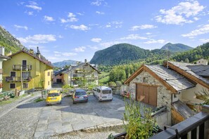 Family House, Multiple Bedrooms, 2 Bathrooms (La Baita 1800 Ski In Ski Out) | Property grounds - La Baita 1800 Ski In Ski Out (Claviere)