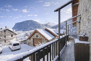 Family House, Multiple Bedrooms, 2 Bathrooms (La Baita 1800 Ski In Ski Out) | Balcony - La Baita 1800 Ski In Ski Out (Claviere)