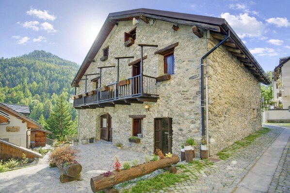 Family House, Multiple Bedrooms, 2 Bathrooms (La Baita 1800 Ski In Ski Out) | Exterior - La Baita 1800 Ski In Ski Out (Claviere)