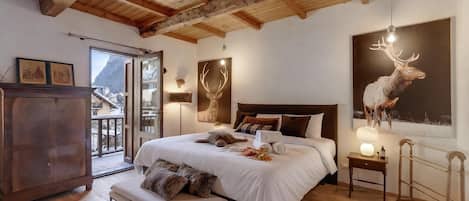 Casa familiare, camere multiple, 2 bagni (La Baita 1800 Ski In Ski Out) | 4 camere, postazione laptop, Wi-Fi gratuito, lenzuola