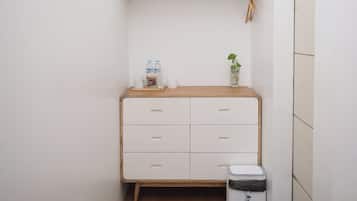 Chambre Double, 1 très grand lit, non-fumeur, vue cour intérieure