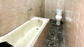 Artículos de tocador gratuitos, pantuflas, toallas, jabón