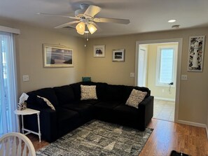 Smart TV - 5 BEDROOM LAGOON FRONT - NEW TO RENTAL MARKET (Manahawkin)