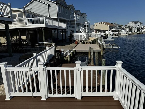 Terrace/patio - 5 BEDROOM LAGOON FRONT - NEW TO RENTAL MARKET (Manahawkin)