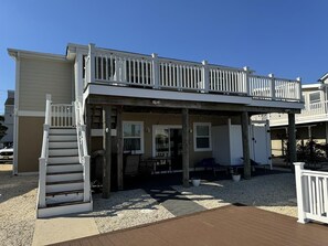 Exterior - 5 BEDROOM LAGOON FRONT - NEW TO RENTAL MARKET (Manahawkin)