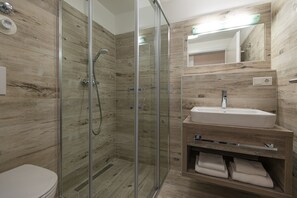 Douche, serviettes fournies