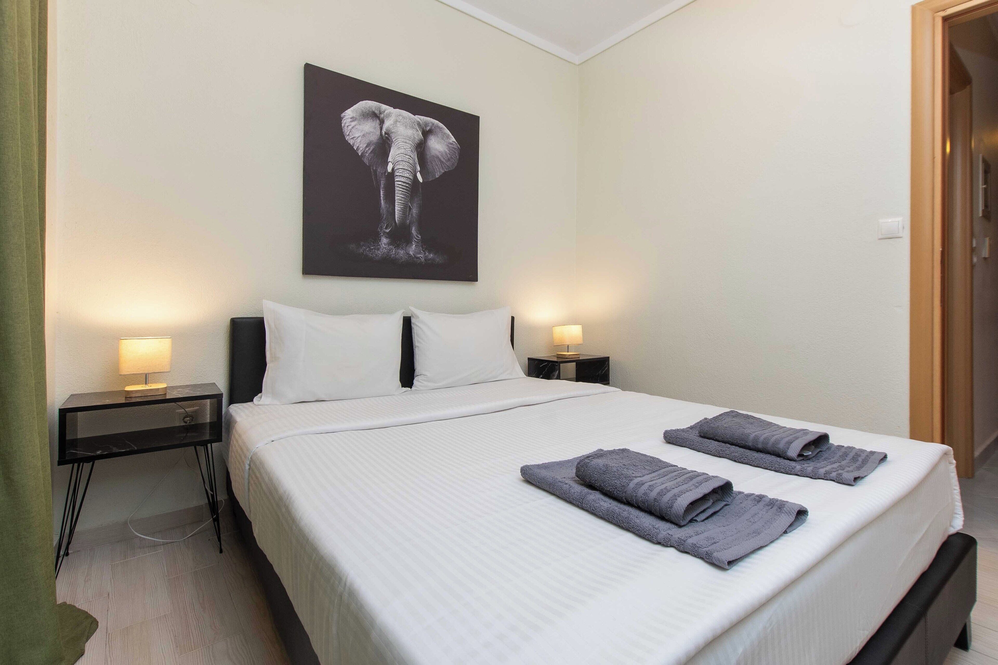 2 slaapkamers, een strijkplank/strijkijzer, reisbedje, gratis wifi