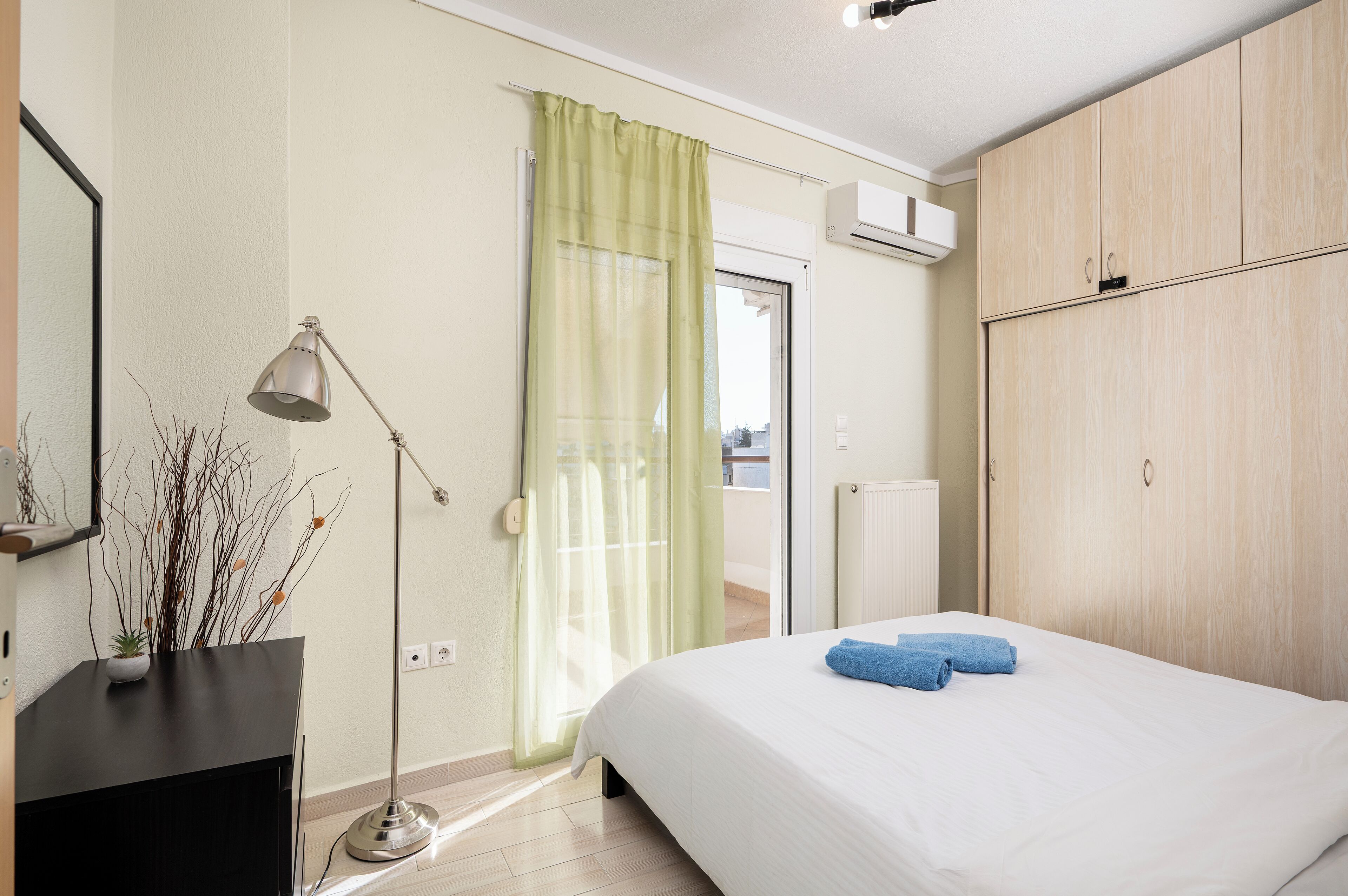 2 bedrooms, iron/ironing board, travel crib, free WiFi