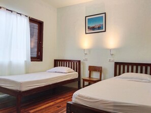 Economy Twin Room - Homestay Famili Taqwa (Jakarta)
