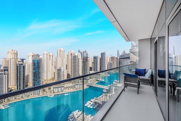 Appartement Luxe, 2 chambres, non-fumeurs, vue port | Balcon