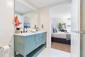 1 bedroom, iron/ironing board, travel crib, WiFi