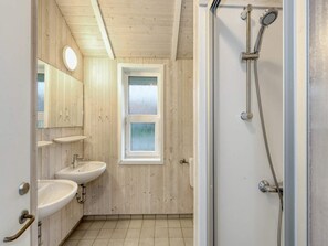 House | Bathroom
