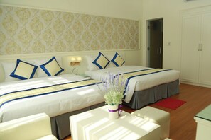Minibar, desk, free WiFi, bed sheets
