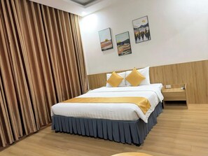 Double Room | Minibar, desk, free WiFi, bed sheets - White Hotel (Vinh)