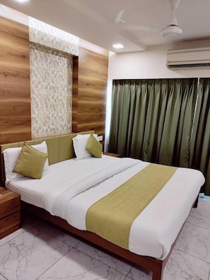 Family Studio Suite - HOTEL PRUDENT - Vadodra (Vadodara)