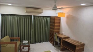 Room - HOTEL PRUDENT - Vadodra (Vadodara)
