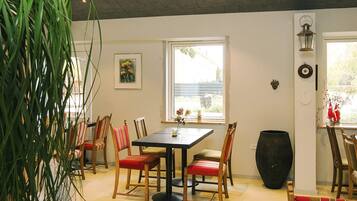 House | Dining