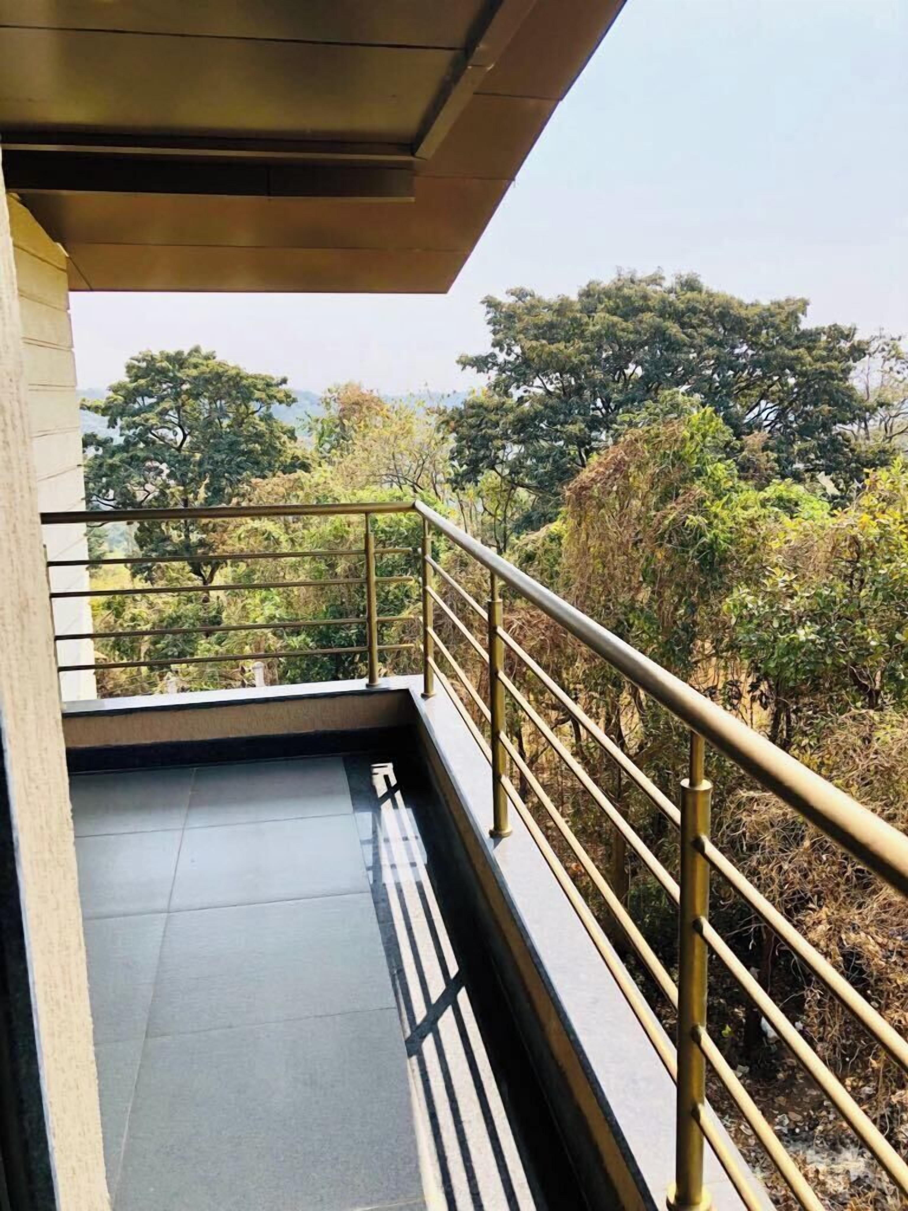 Panoramic Studio Suite | Balcony