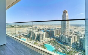 Property grounds - 2BR Apartment in Palace Residences Creek harbour (Dubai)