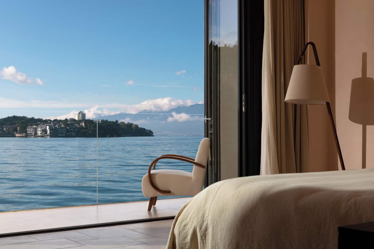 Habitación romántica doble, 1 cama de matrimonio, balcón, vistas al mar | Vistas desde la habitación