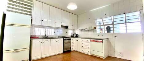Microwave, oven, coffee/tea maker, electric kettle