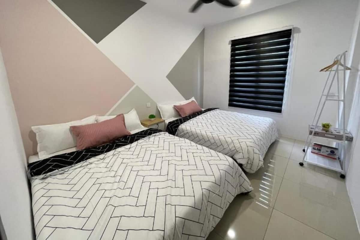 Executive Suite, 4 Bedrooms, Pool View