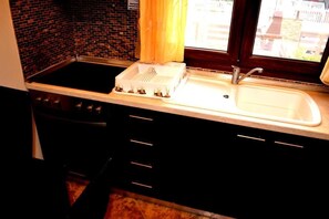Deluxe Villa | Private kitchen