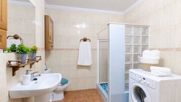 Shower dan handuk