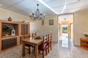 In-room dining - Azure Retreat by Fidalsa (Dolores)