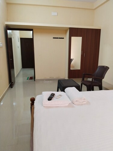 SRINIVASA RESIDENCY INN