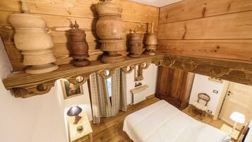 1 bedroom, free cots/infant beds, free WiFi, bed sheets