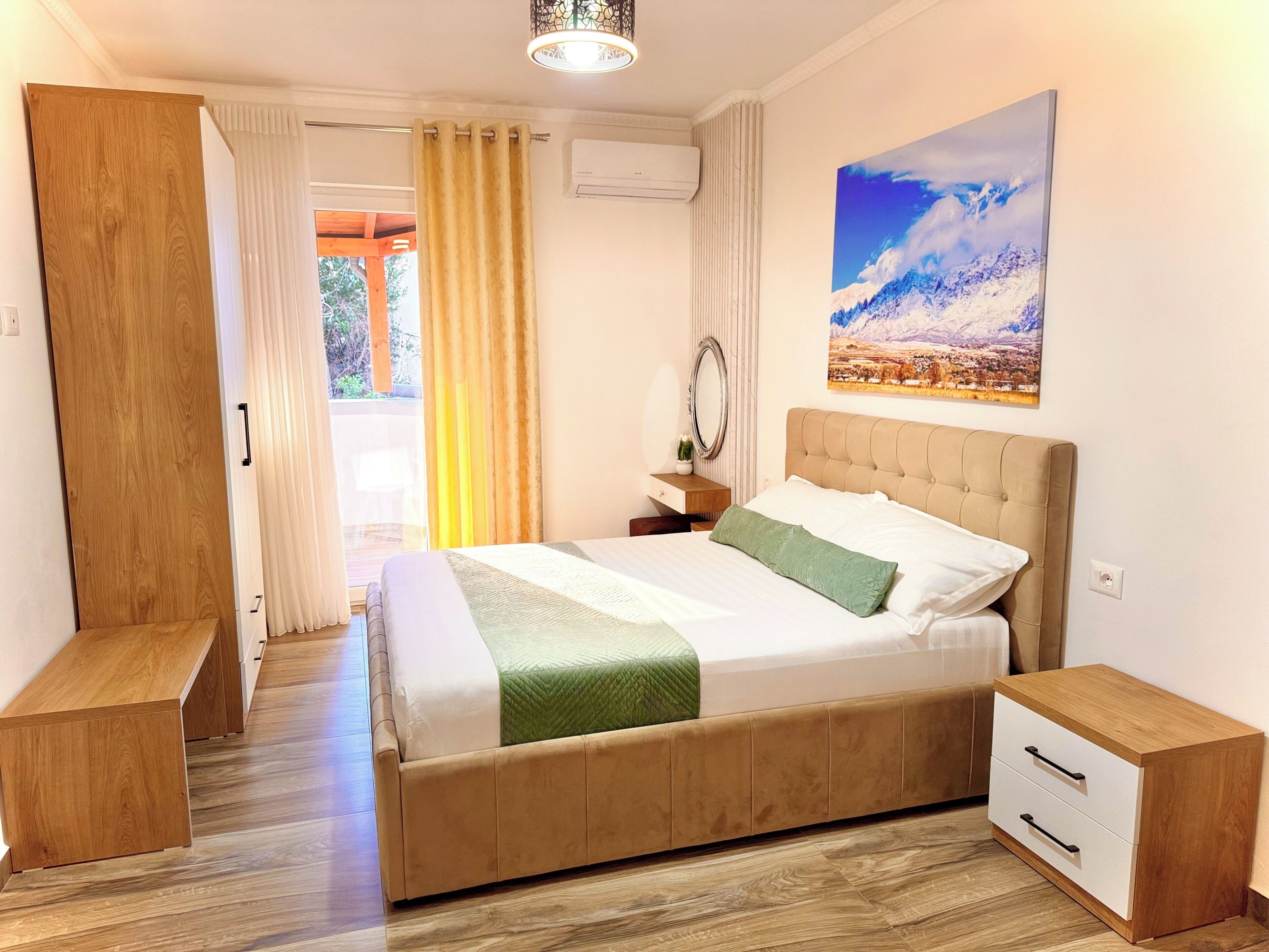 Desk, free WiFi, bed sheets