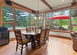 Dining - Eagles Nest • Mtn Views • Dog-Friendly • Ev Charger • Ski/Hike (Silverthorne)
