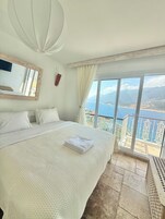 Soundproofing, free WiFi