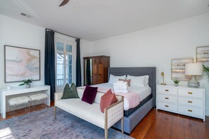 4 bedrooms, desk, iron/ironing board, free WiFi