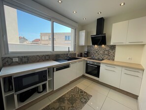 Private kitchen - Very large renovated loft in the center of Montluçon, FREE WIFI (Montluçon)