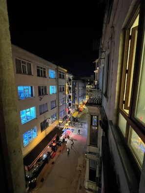 In-room safe, soundproofing, iron/ironing board, free WiFi