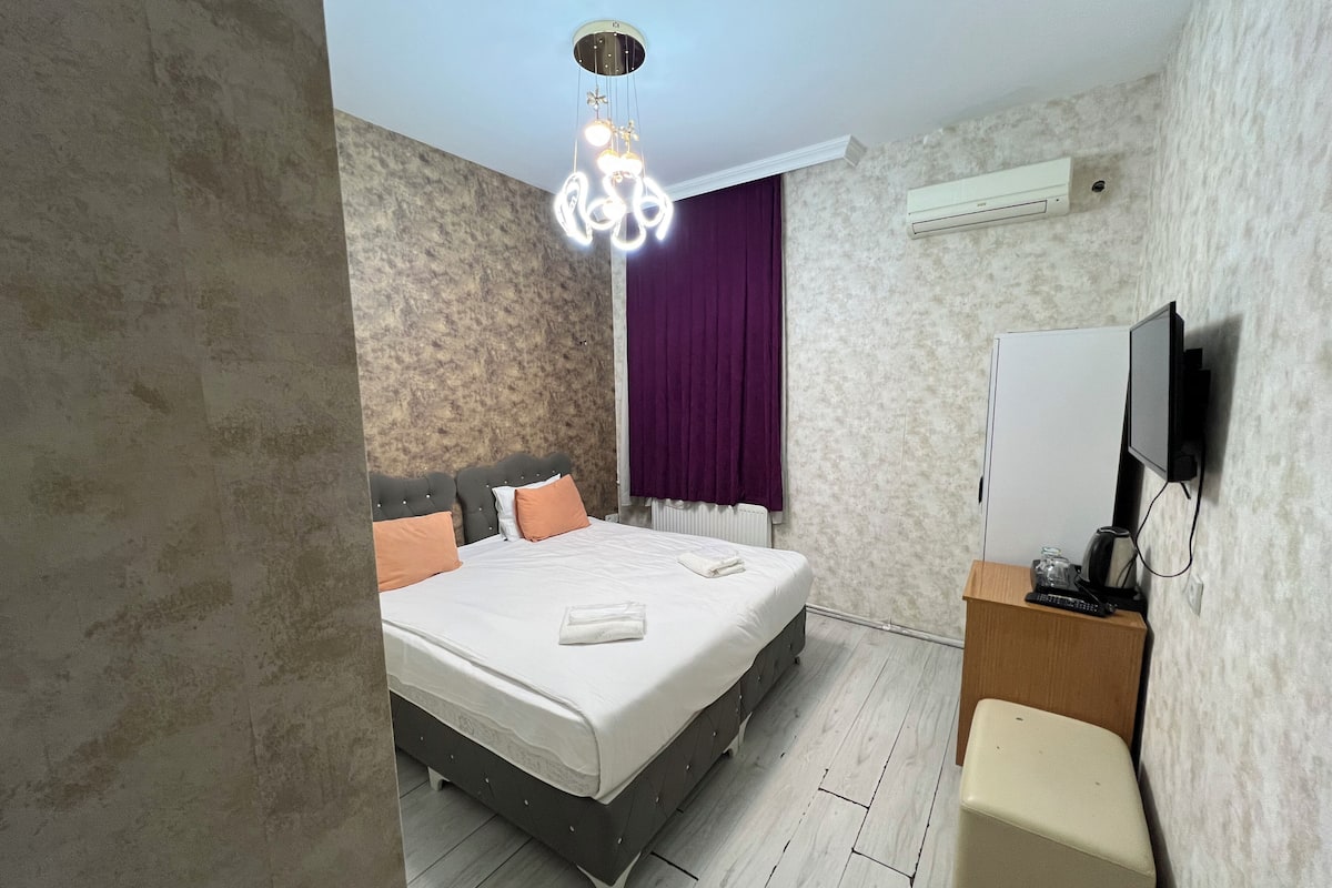 Standart Double Room | Safe på rommet, lydisolert, strykejern/-brett og wi-fi (inkludert)