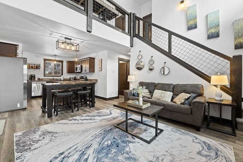 Hillside Haven, Hot Tub, Private