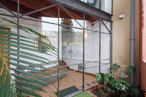 Exterior detail - Located opposite Bathers Beach it is just a step away from the beach and cafes (Fremantle)