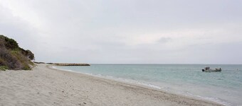 Located just a stones throw from the Beach Breaksea is the perfect place to enjoy some time away