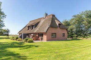 Exterior - The vacation home "Neukoog Auszeit" on Nordstrand for up to 5 people (Nordstrand)