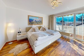 1 bedroom, iron/ironing board, travel cot, free WiFi