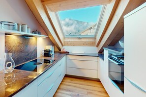 Kühlschrank, Ofen, Herdplatte, Geschirrspüler