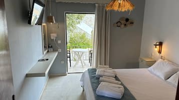 Blackout curtains, iron/ironing board, free WiFi