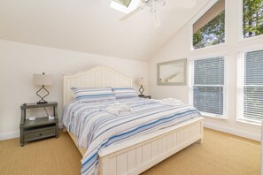 3 soverom, strykejern/-brett, wi-fi og sengetøy