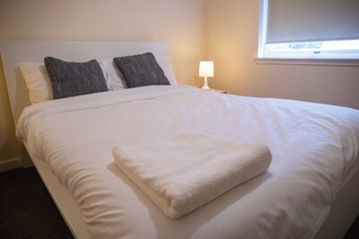 City centre apartment with off street parking & tucked away in a quiet location