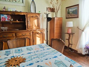 Interior - Warm and Authentic! The watchmaker’s house, downtown Crozon (Crozon)