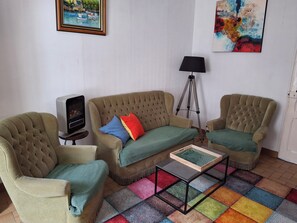 TV - Warm and Authentic! The watchmaker’s house, downtown Crozon (Crozon)